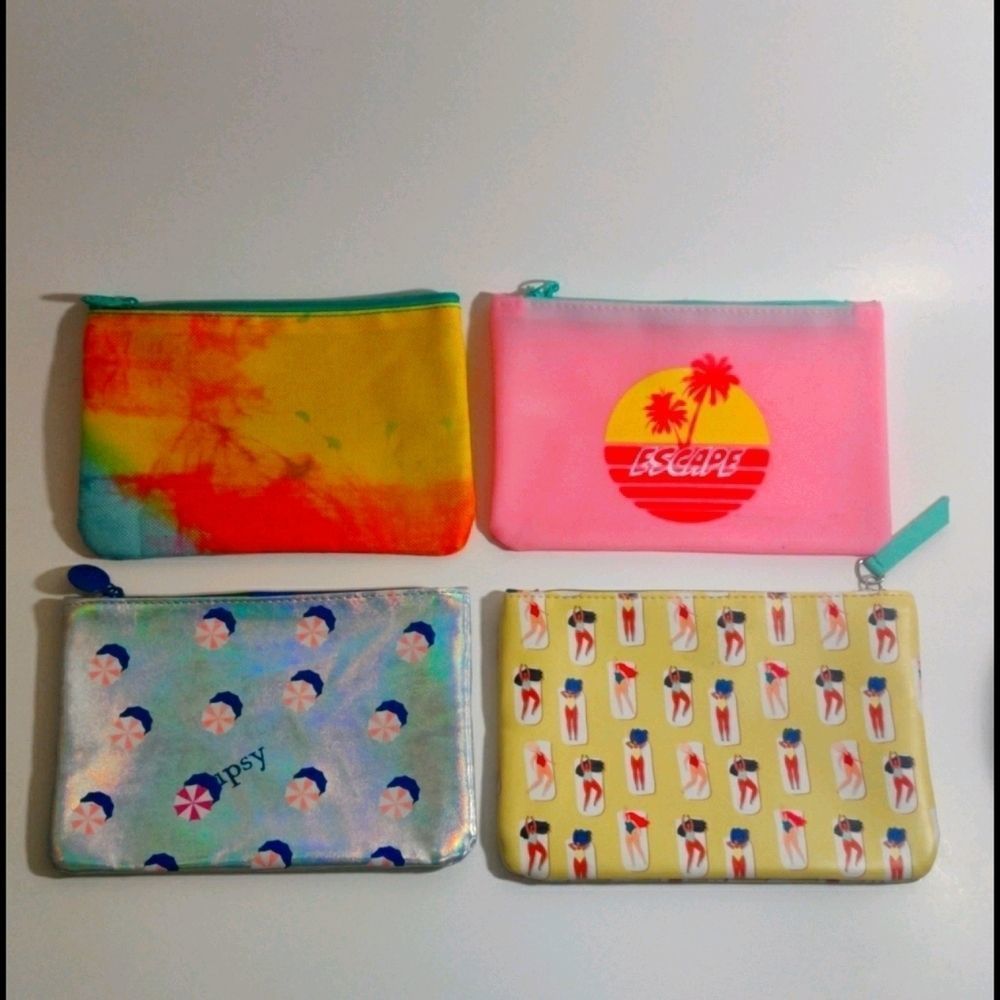 IPSY 2021 Beach Clutch Set‎